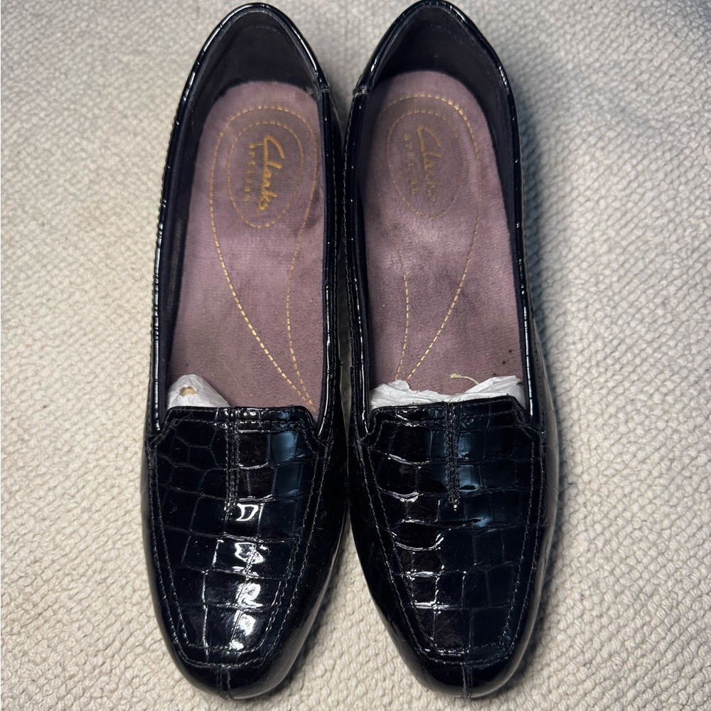 Clarks Black Croc-Embossed Loafers | Women’s 7.5